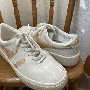 Gola women’s sneaks.